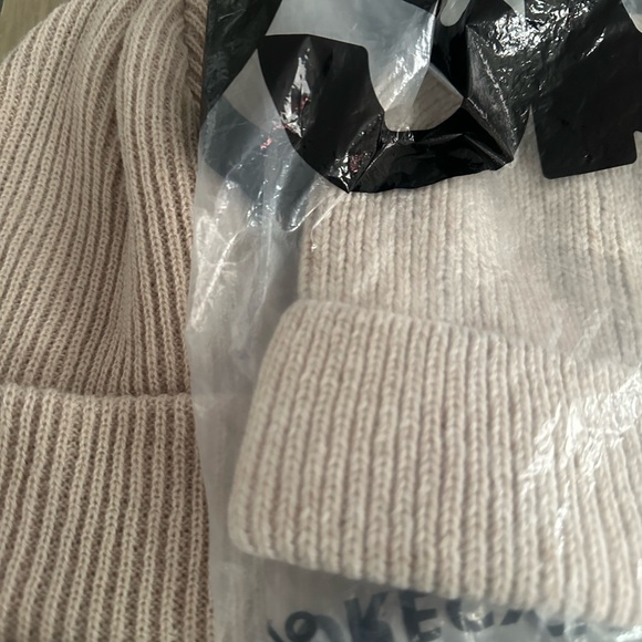 ASOS Oatmeal Ribbed Beanie - Picture 7 of 10